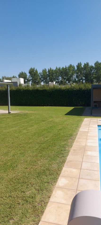 CASA EN VENTA BARRIO PRIVADO- APTA PARA CREDITO HIPOTECARIO