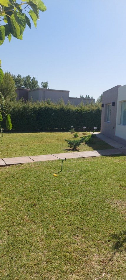 CASA EN VENTA BARRIO PRIVADO- APTA PARA CREDITO HIPOTECARIO