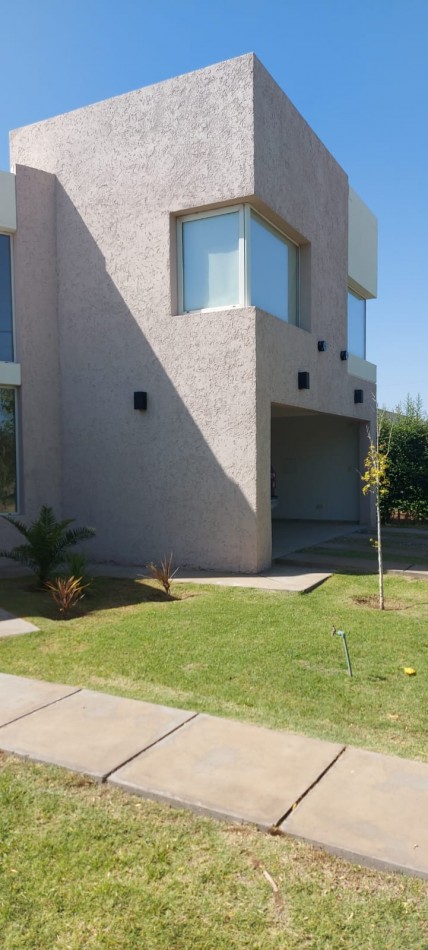 CASA EN VENTA BARRIO PRIVADO- APTA PARA CREDITO HIPOTECARIO