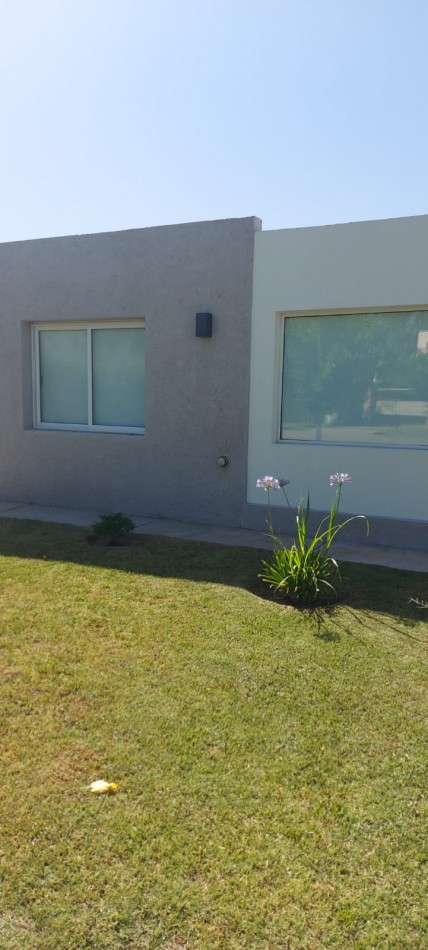 CASA EN VENTA BARRIO PRIVADO- APTA PARA CREDITO HIPOTECARIO