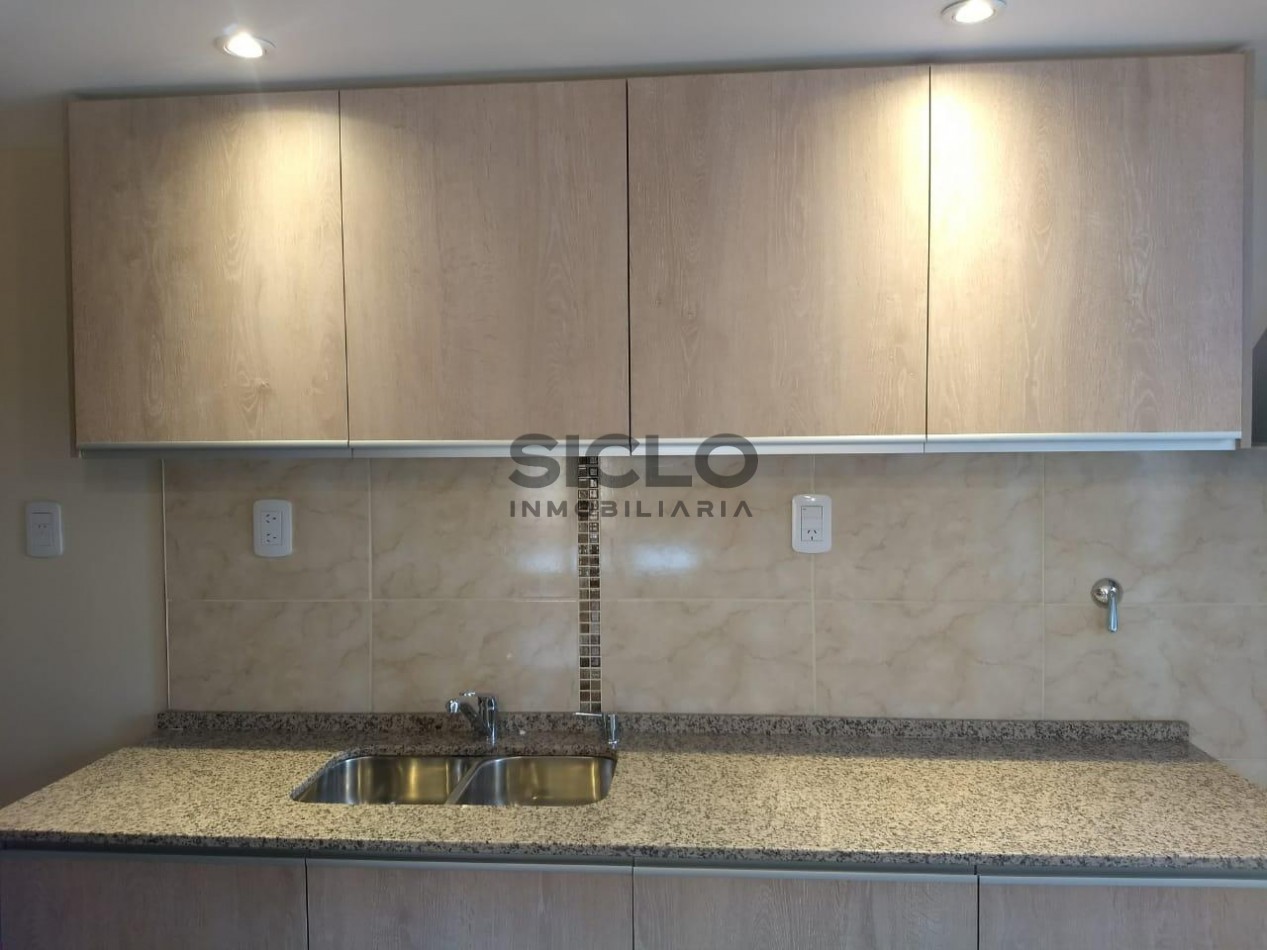 MODERNA CASA DE 3 DORMITORIOS  EN EXCELENTE UBICACION 