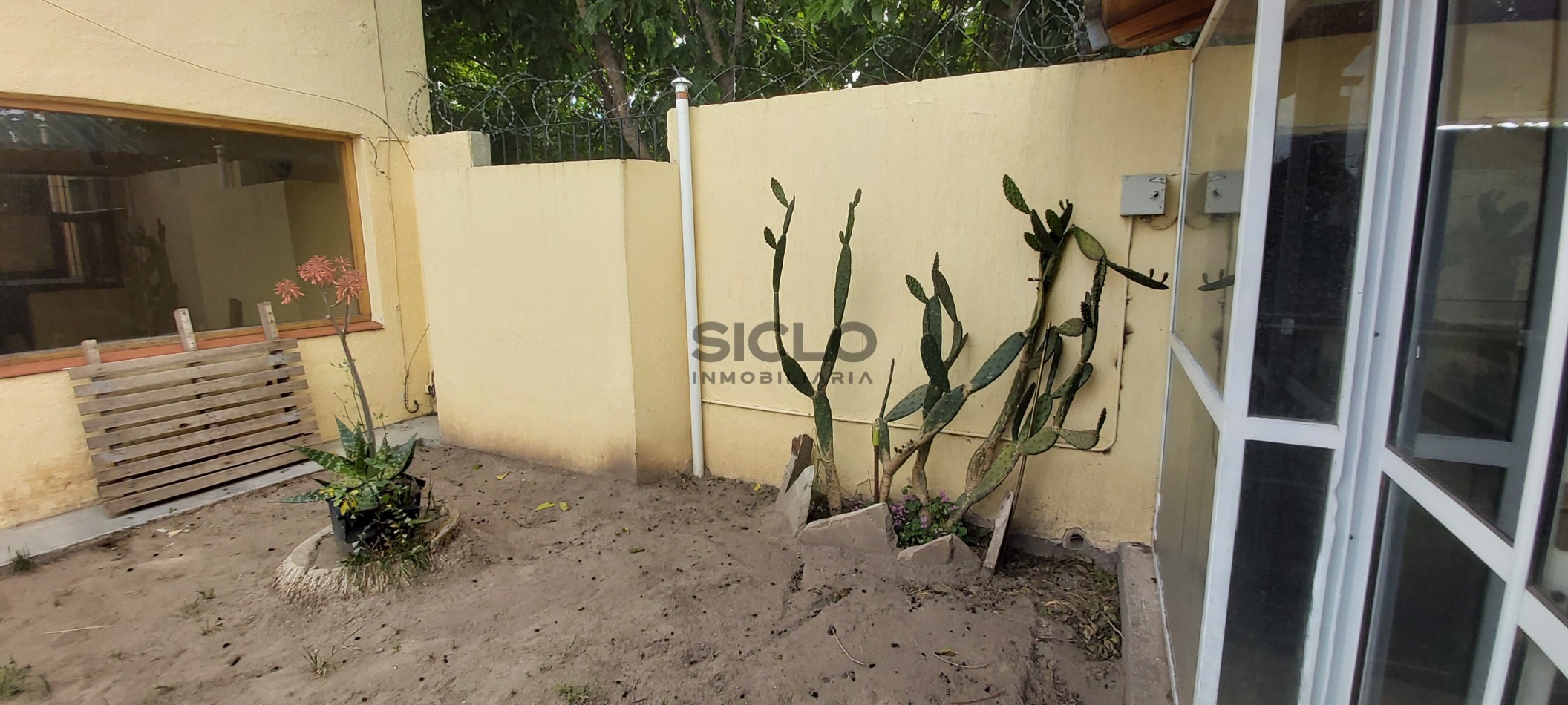 CASA UBICADA EN EL BARRIO UNIMEV  APTA PARA CREDITO HIPOTECARIO