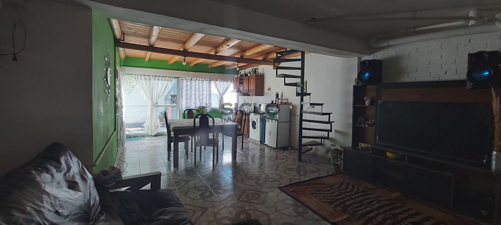 Casa familiar con ampliaciones y departamento en planta alta - Barrio Alberdi, San Rafael