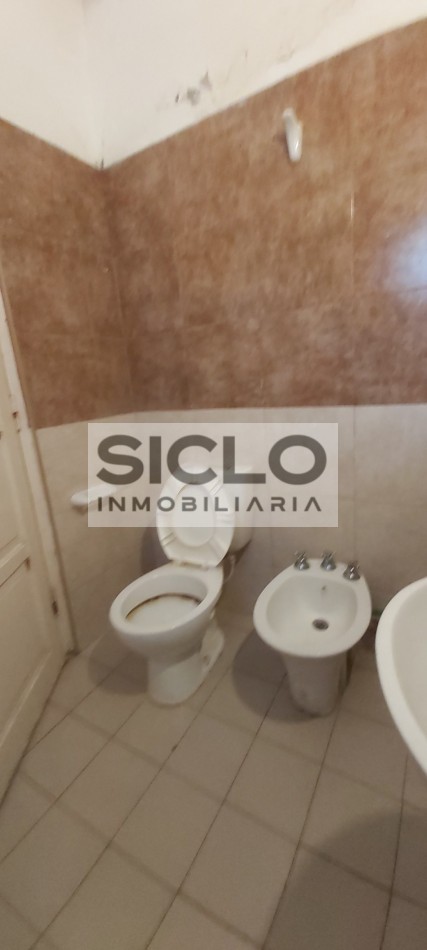 CASA EN VENTA SOBRE AV. ZAPATA SAN RAFEL MENDOZA, APTA PARA CREDITO HIPOTECARIO