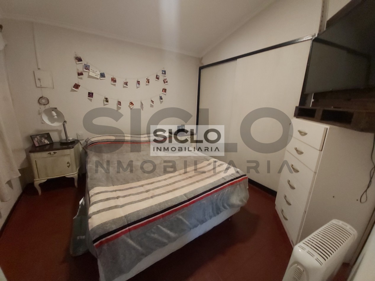 VENDO CASA EN BARRIO UNIMEV , EXCELENTE OPORTUNIDAD DE INVERSION 