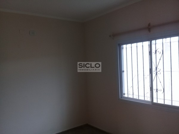 SE VENDE VIVIENDA UNIFAMILIAR 
