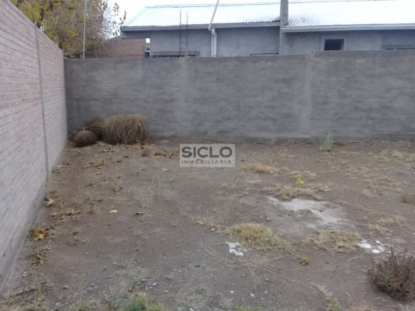 SE VENDE VIVIENDA UNIFAMILIAR 
