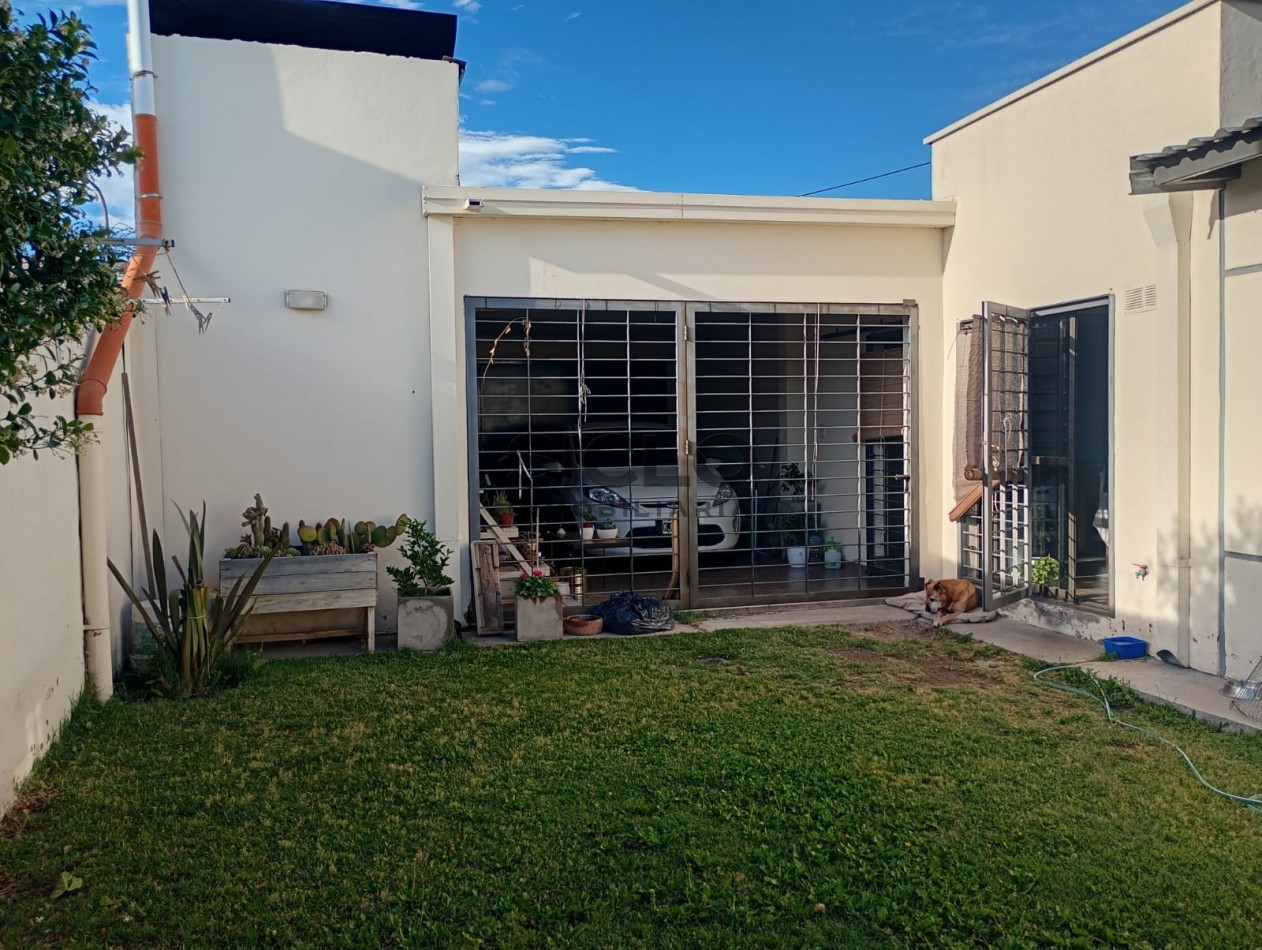 MODERNA CASA DE 3 DORMITORIOS  EN EXCELENTE UBICACION 