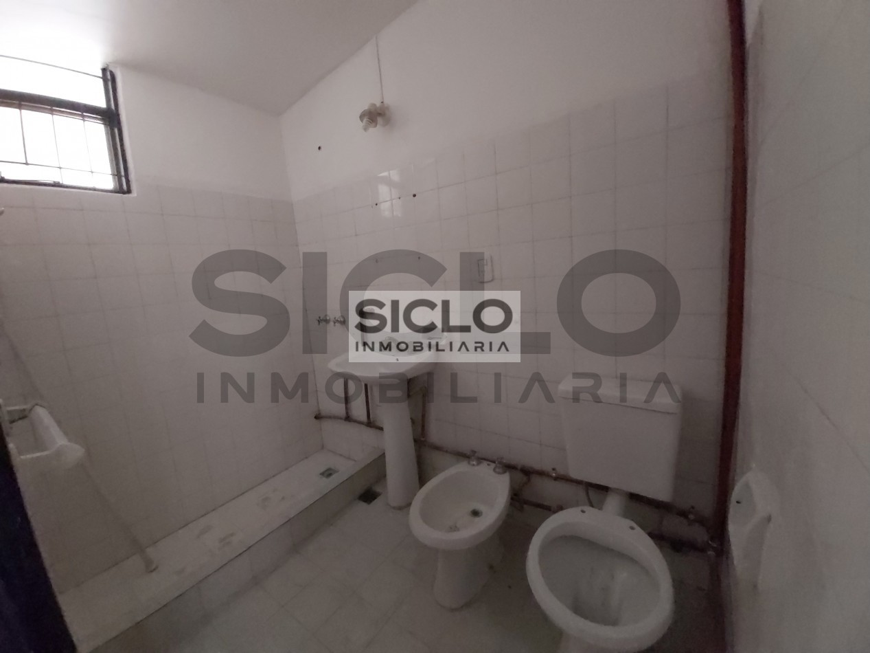 VENDO CASA EN BARRIO UNIMEV , EXCELENTE OPORTUNIDAD DE INVERSION 