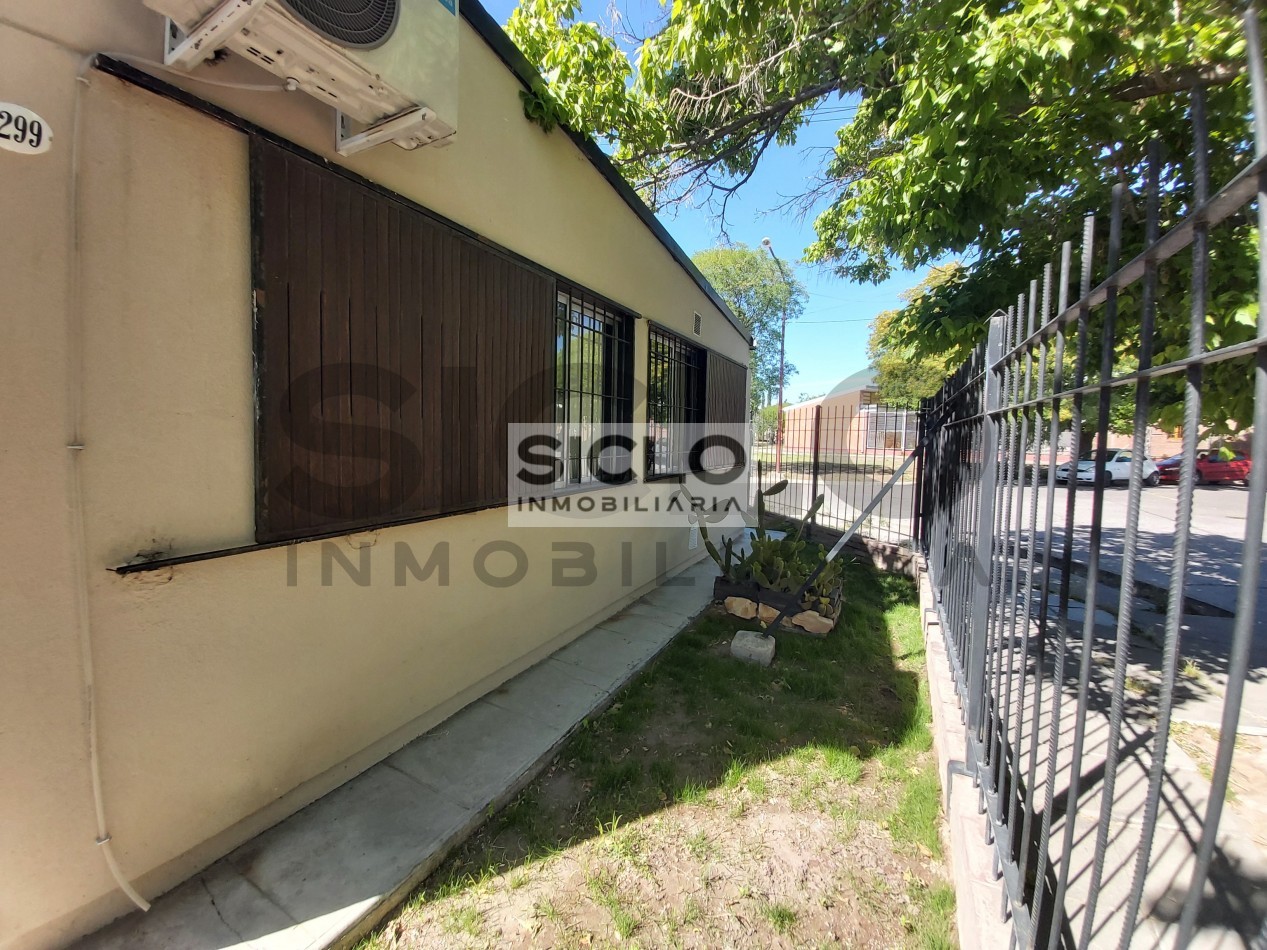 VENDO CASA EN BARRIO UNIMEV , EXCELENTE OPORTUNIDAD DE INVERSION 
