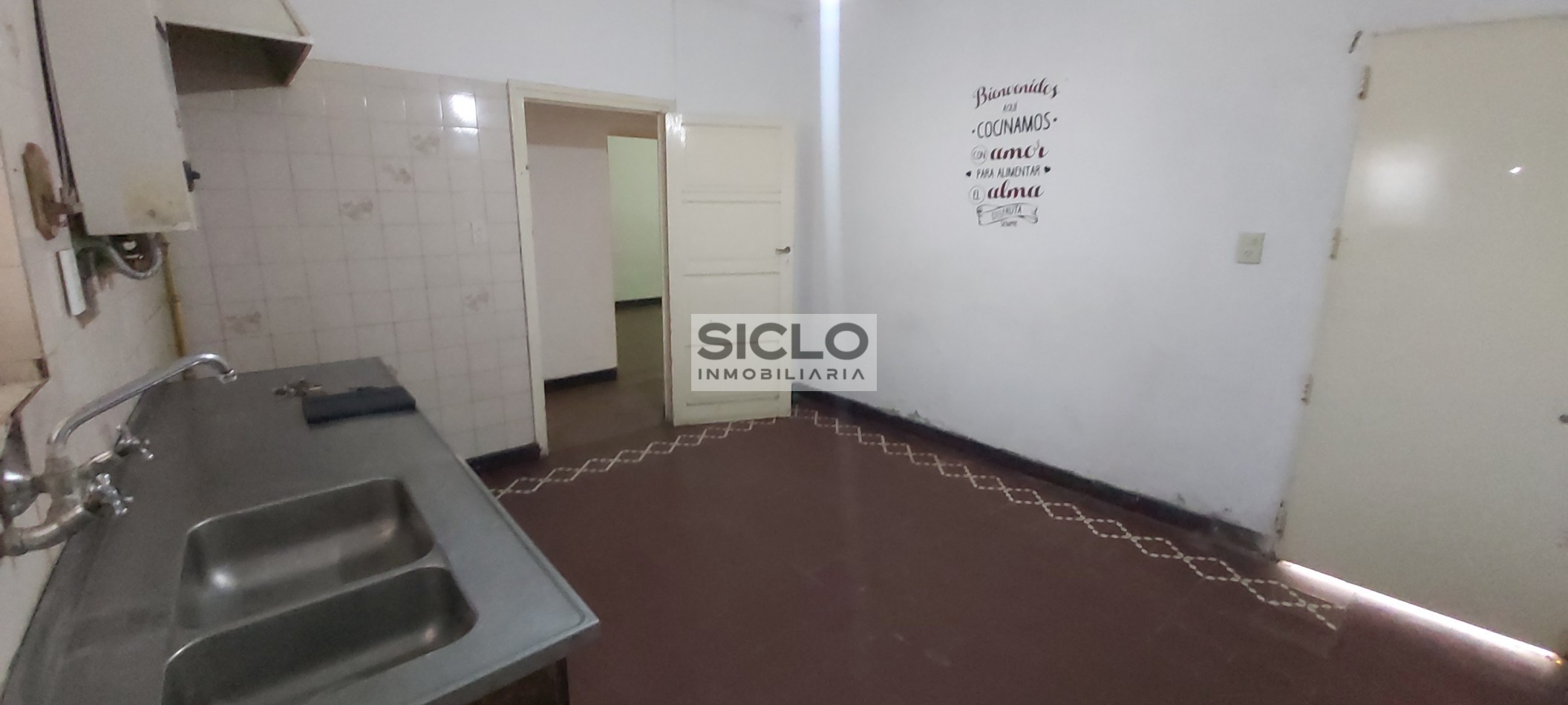 CASA EN VENTA SOBRE AV. ZAPATA SAN RAFEL MENDOZA, APTA PARA CREDITO HIPOTECARIO