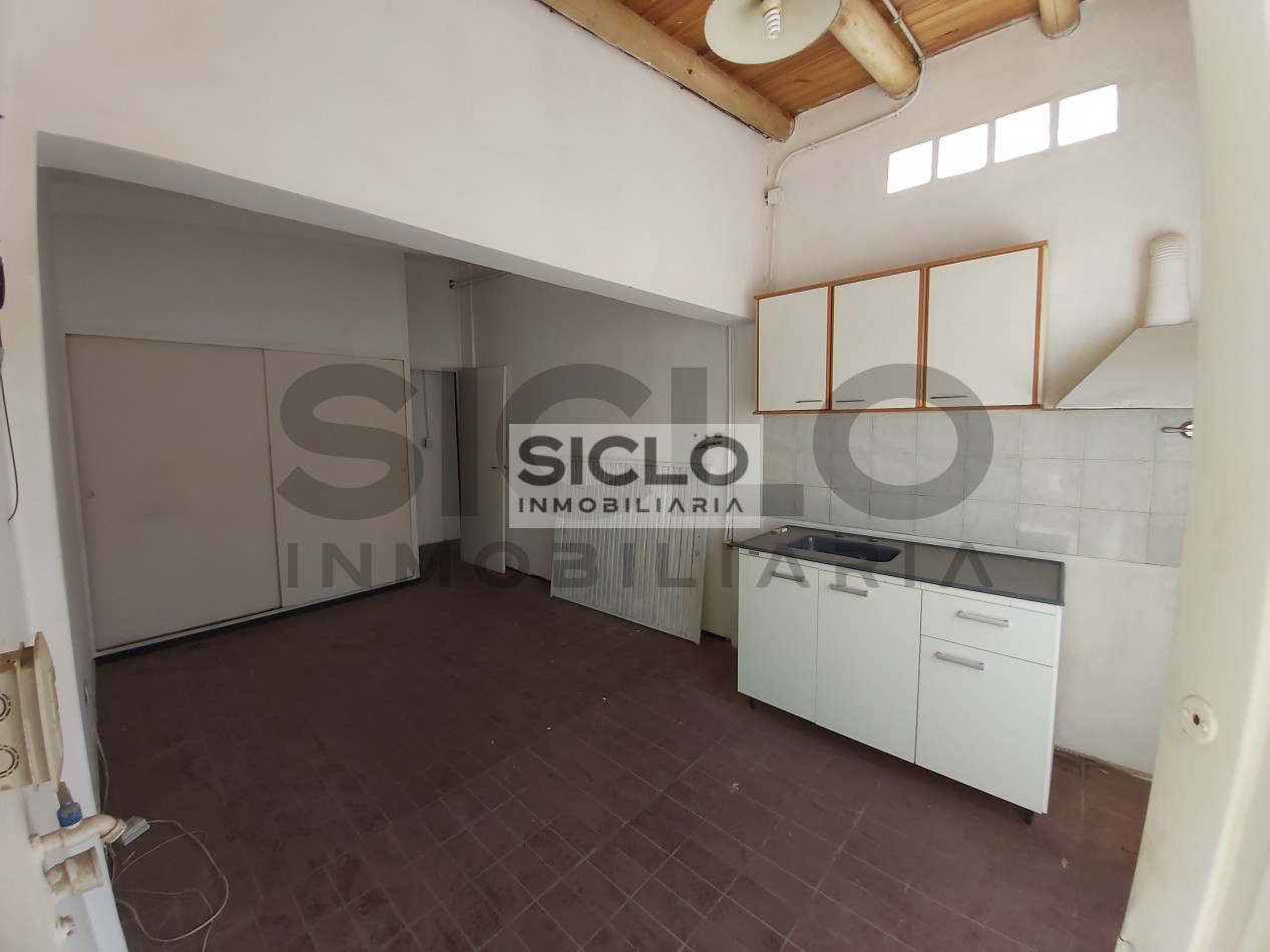 VENDO CASA EN BARRIO UNIMEV , EXCELENTE OPORTUNIDAD DE INVERSION 