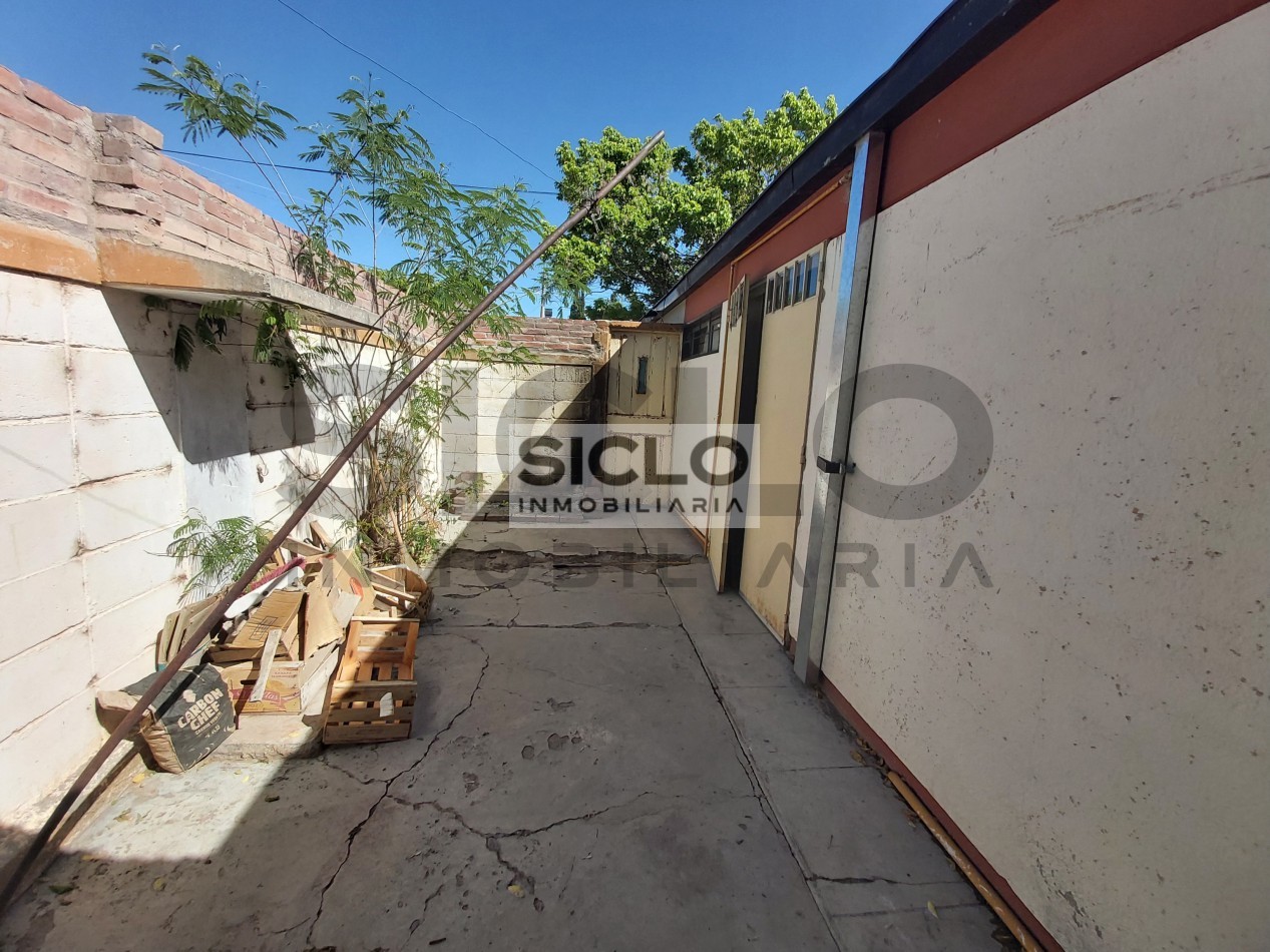VENDO CASA EN BARRIO UNIMEV , EXCELENTE OPORTUNIDAD DE INVERSION 