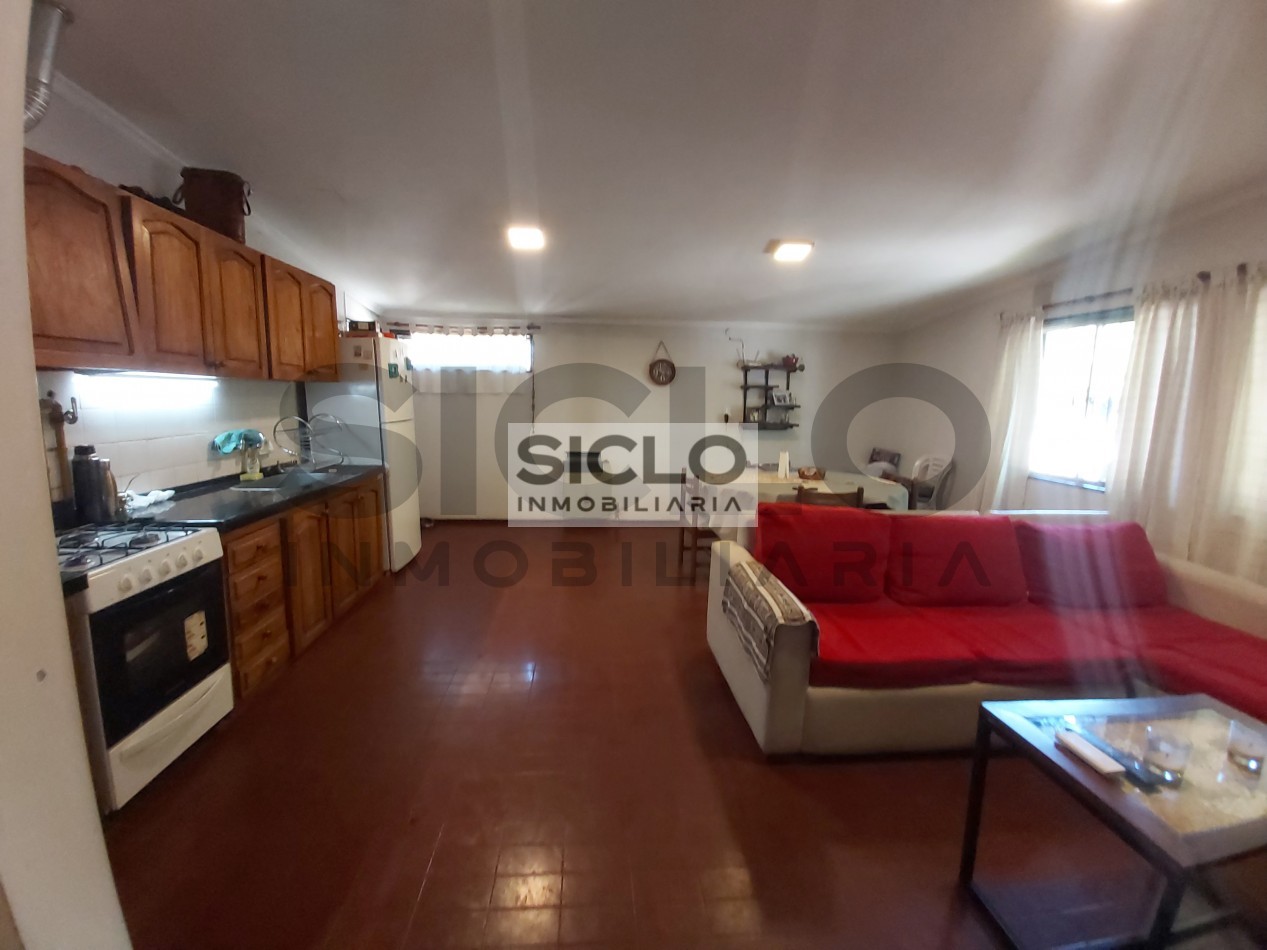 VENDO CASA EN BARRIO UNIMEV , EXCELENTE OPORTUNIDAD DE INVERSION 