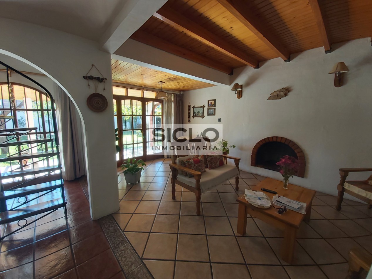 SE VENDA HERMOSA CASA EN EL BARRIO SAN RAFAEL- SAN RAFAEL MENDOZA