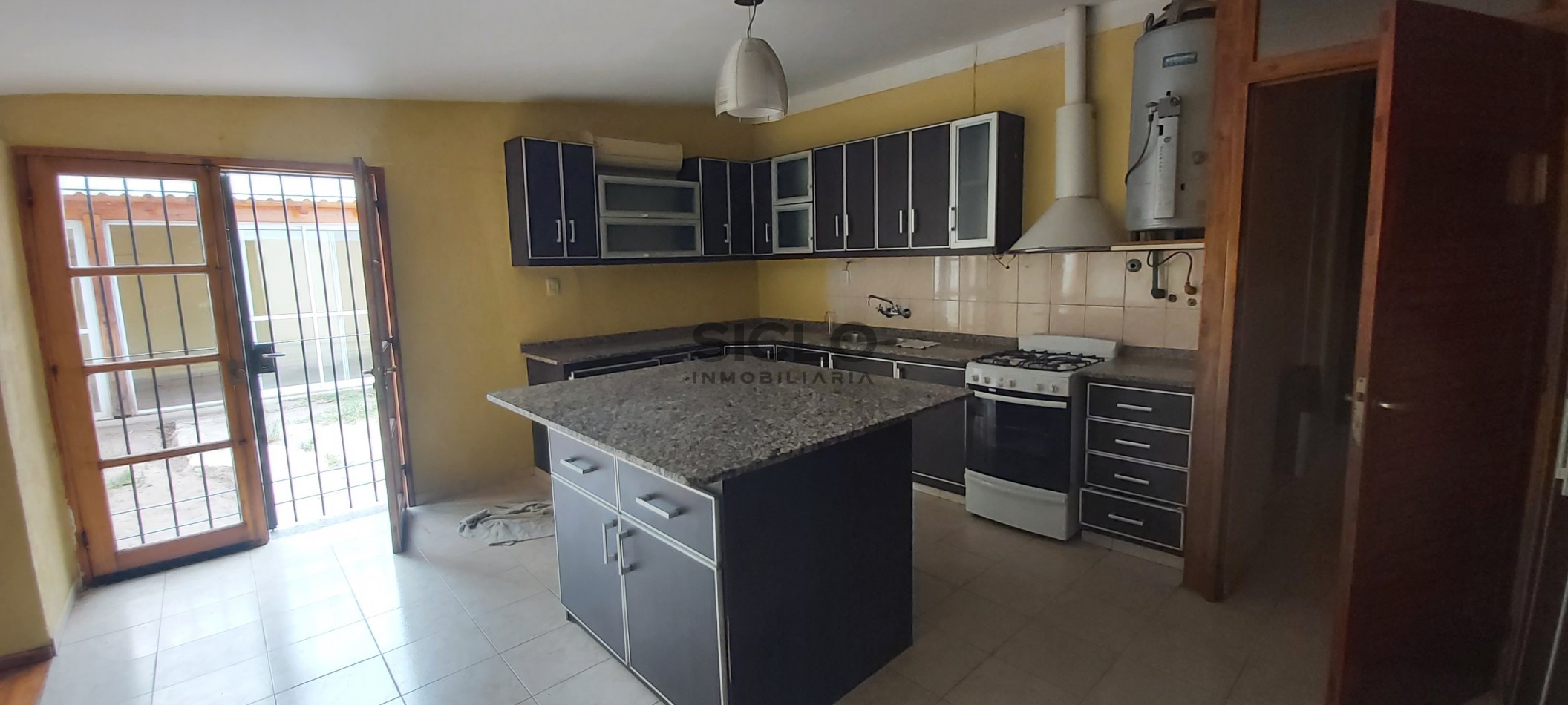 CASA UBICADA EN EL BARRIO UNIMEV  APTA PARA CREDITO HIPOTECARIO