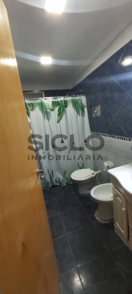 Casa familiar con ampliaciones y departamento en planta alta - Barrio Alberdi, San Rafael