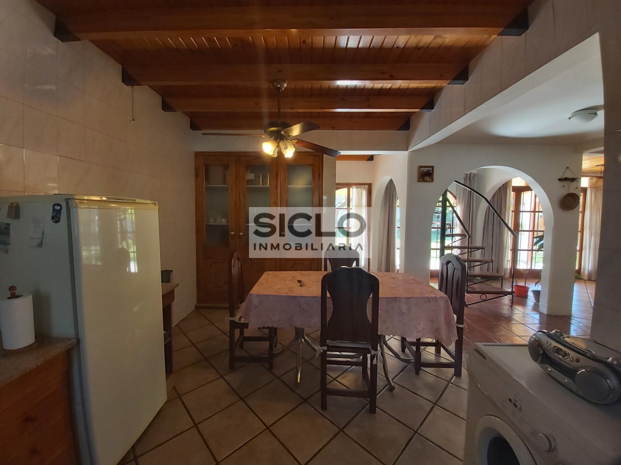 SE VENDA HERMOSA CASA EN EL BARRIO SAN RAFAEL- SAN RAFAEL MENDOZA
