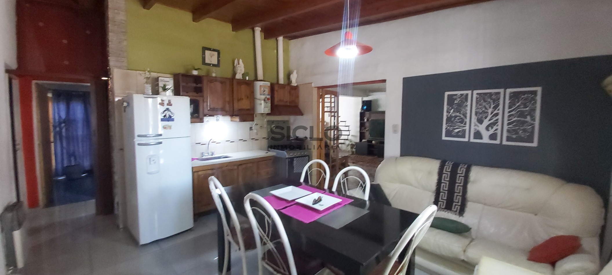 Casa familiar con ampliaciones y departamento en planta alta - Barrio Alberdi, San Rafael