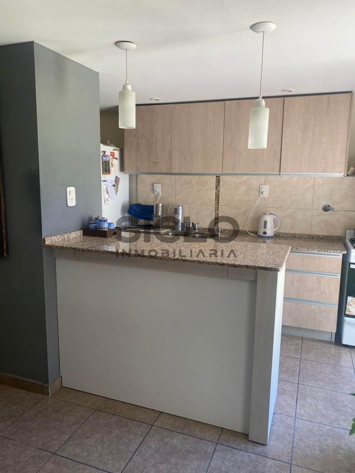 MODERNA CASA DE 3 DORMITORIOS  EN EXCELENTE UBICACION 