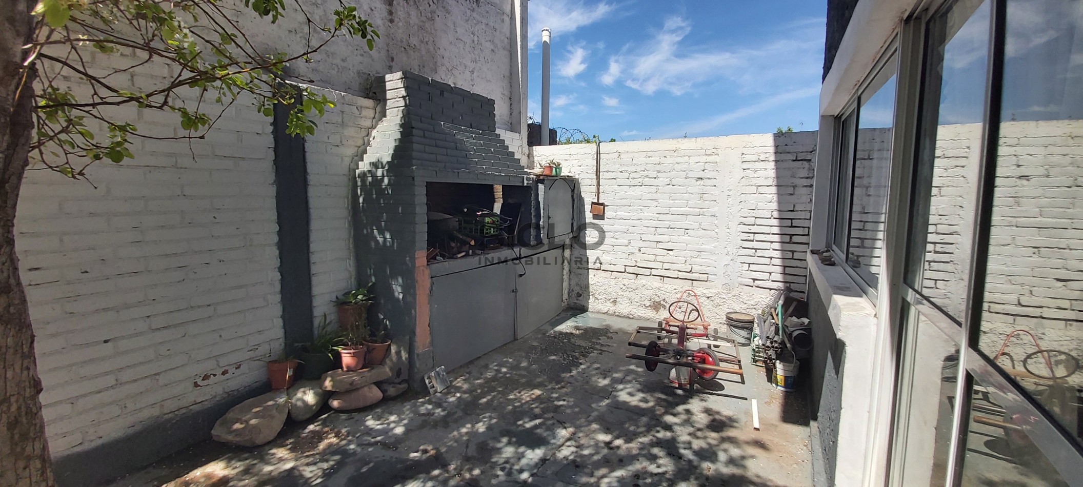 Casa familiar con ampliaciones y departamento en planta alta - Barrio Alberdi, San Rafael