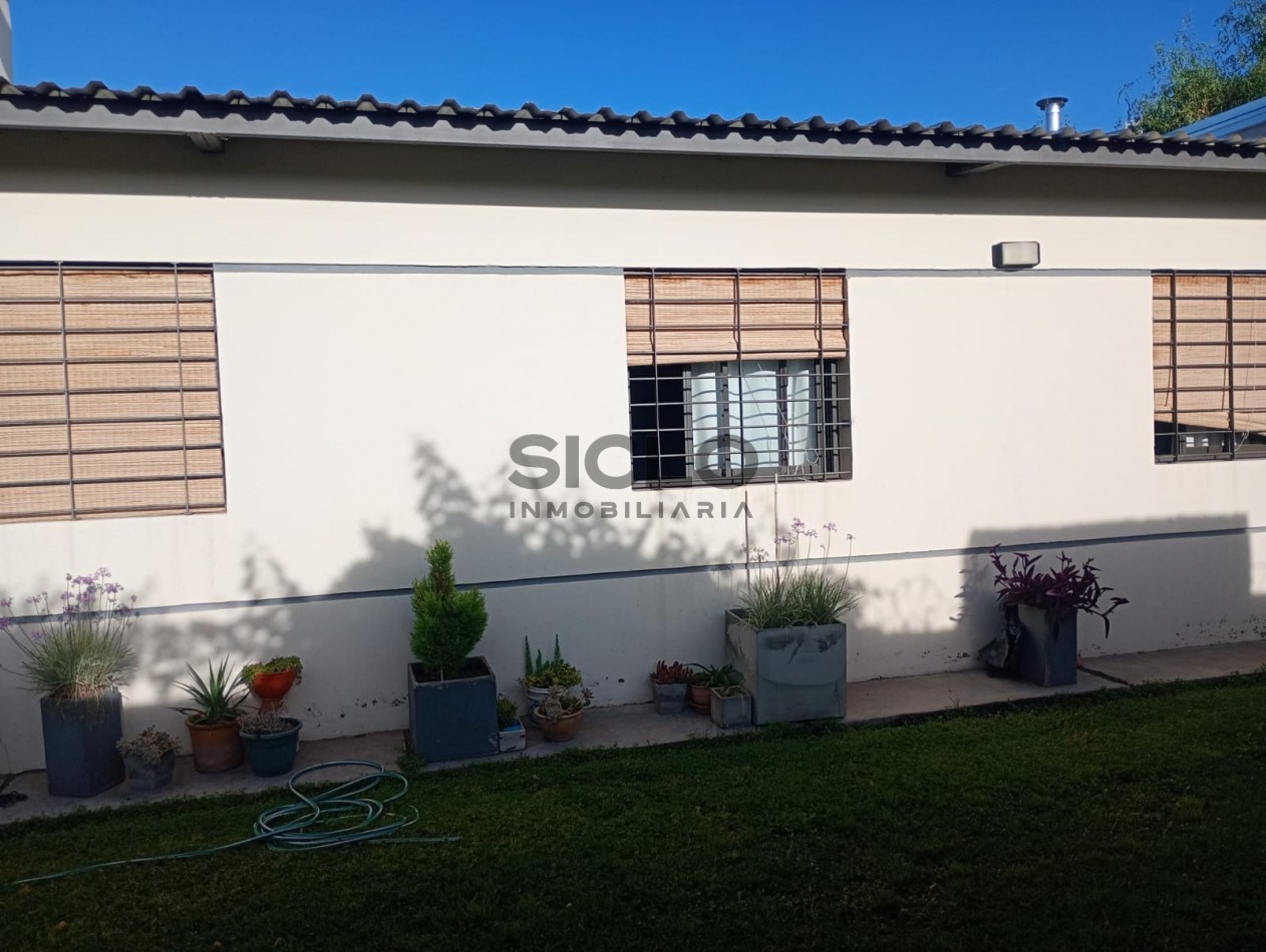 MODERNA CASA DE 3 DORMITORIOS  EN EXCELENTE UBICACION 