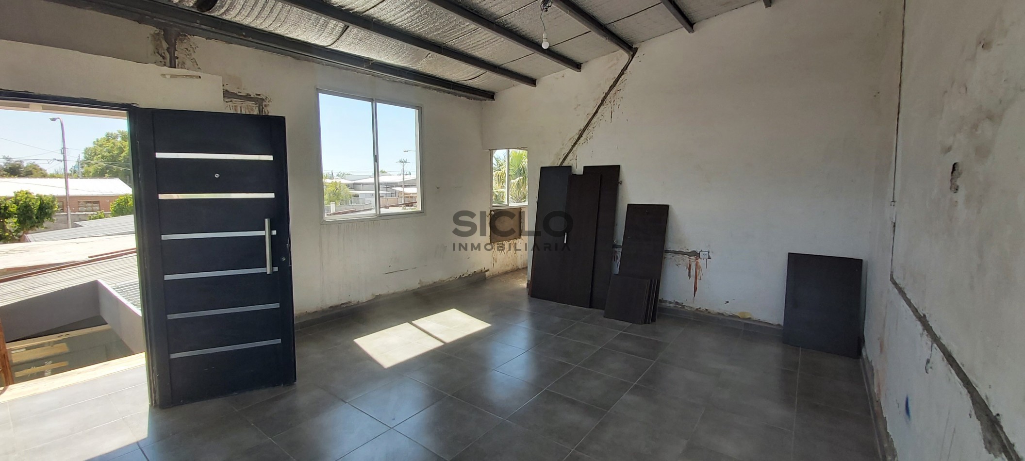 Casa familiar con ampliaciones y departamento en planta alta - Barrio Alberdi, San Rafael