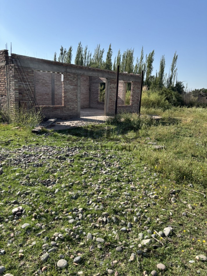 EXCELENTE PROPIEDAD EN RAMA CON DOS CASAS 