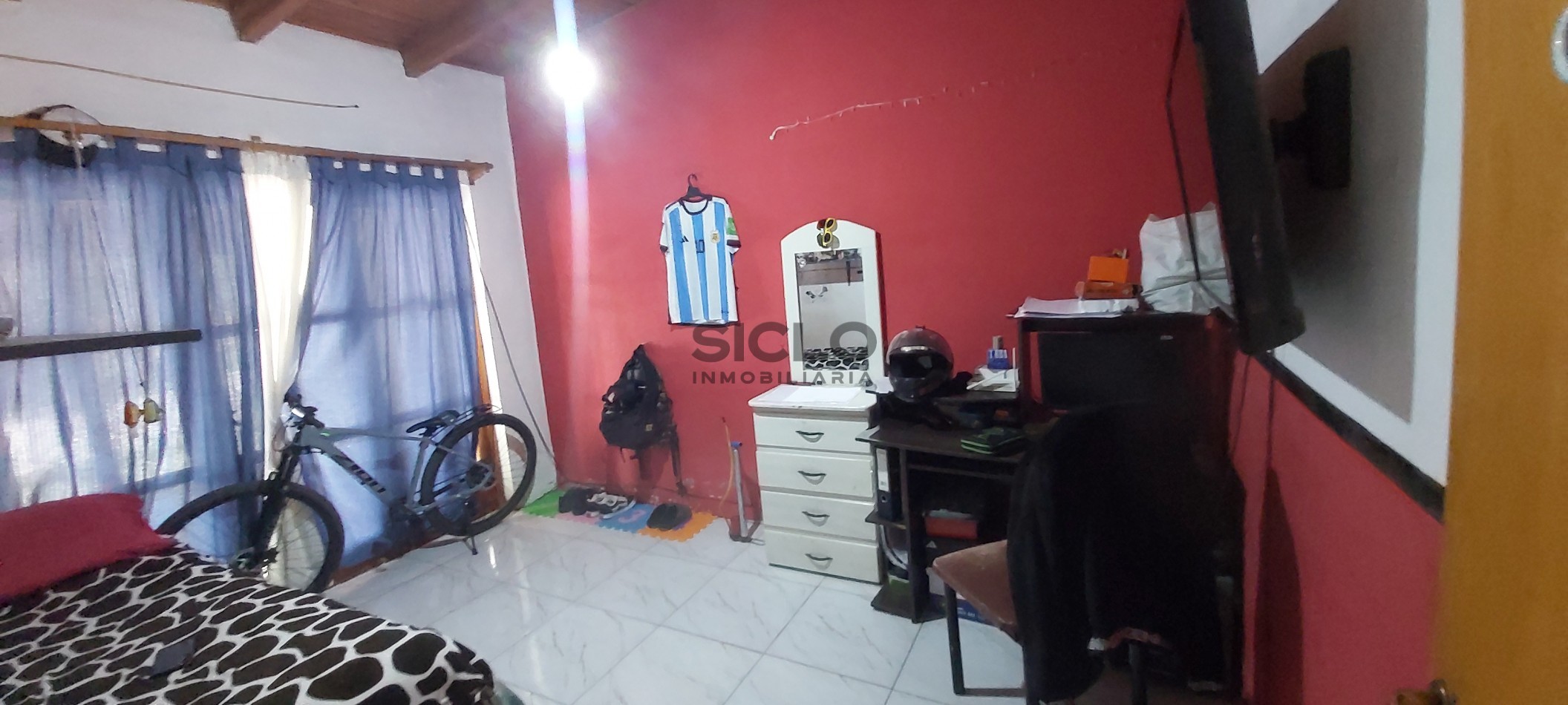 Casa familiar con ampliaciones y departamento en planta alta - Barrio Alberdi, San Rafael