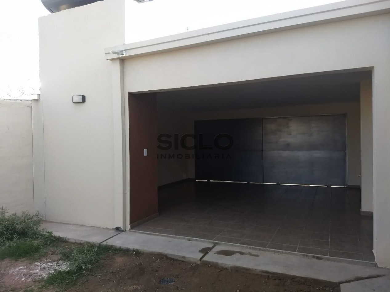 MODERNA CASA DE 3 DORMITORIOS  EN EXCELENTE UBICACION 