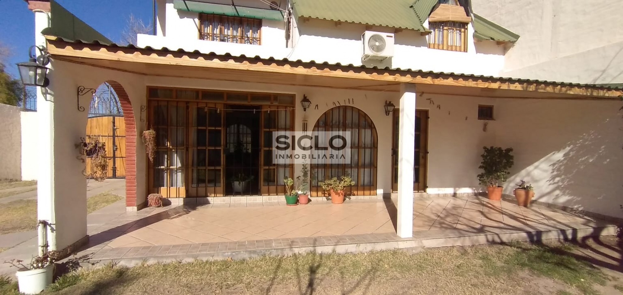 SE VENDA HERMOSA CASA EN EL BARRIO SAN RAFAEL- SAN RAFAEL MENDOZA