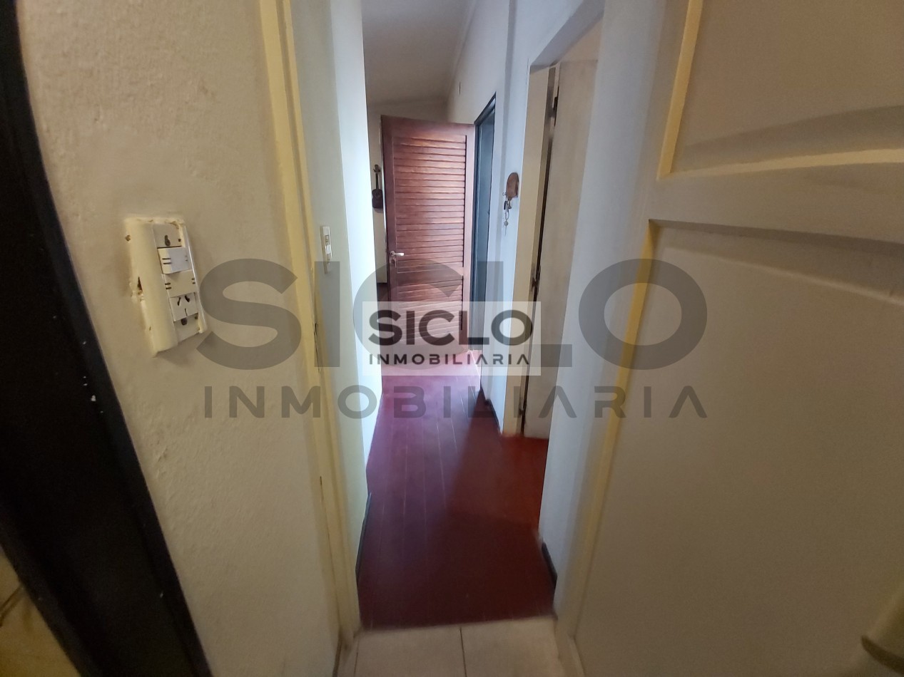 VENDO CASA EN BARRIO UNIMEV , EXCELENTE OPORTUNIDAD DE INVERSION 