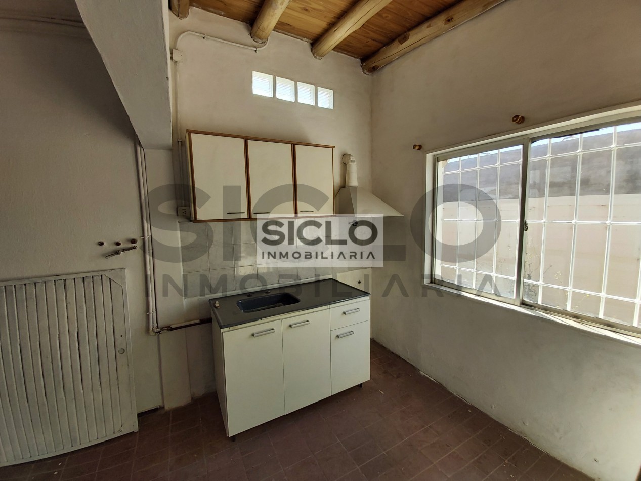 VENDO CASA EN BARRIO UNIMEV , EXCELENTE OPORTUNIDAD DE INVERSION 