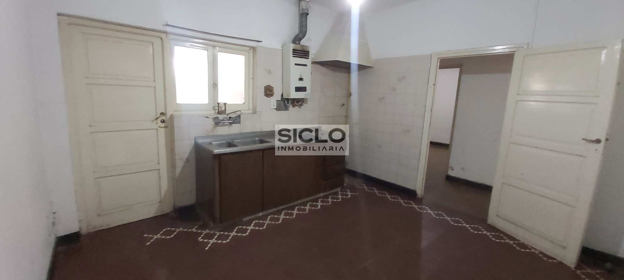 CASA EN VENTA SOBRE AV. ZAPATA SAN RAFEL MENDOZA, APTA PARA CREDITO HIPOTECARIO