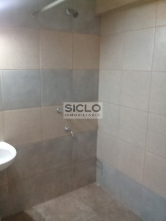 SE VENDE VIVIENDA UNIFAMILIAR 