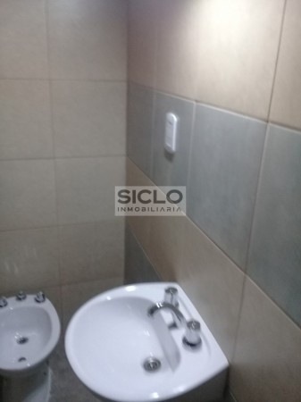 SE VENDE VIVIENDA UNIFAMILIAR 