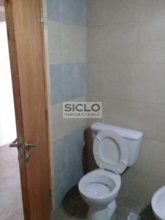 SE VENDE VIVIENDA UNIFAMILIAR 